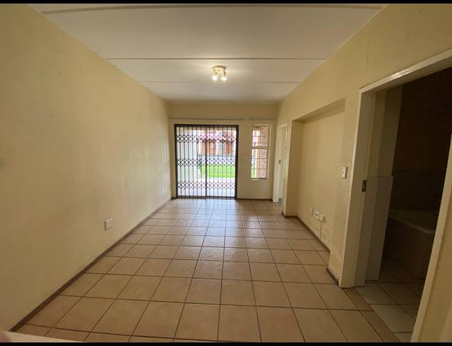 2 BEDROOM APARTMENT FOR SALE IN COMET
